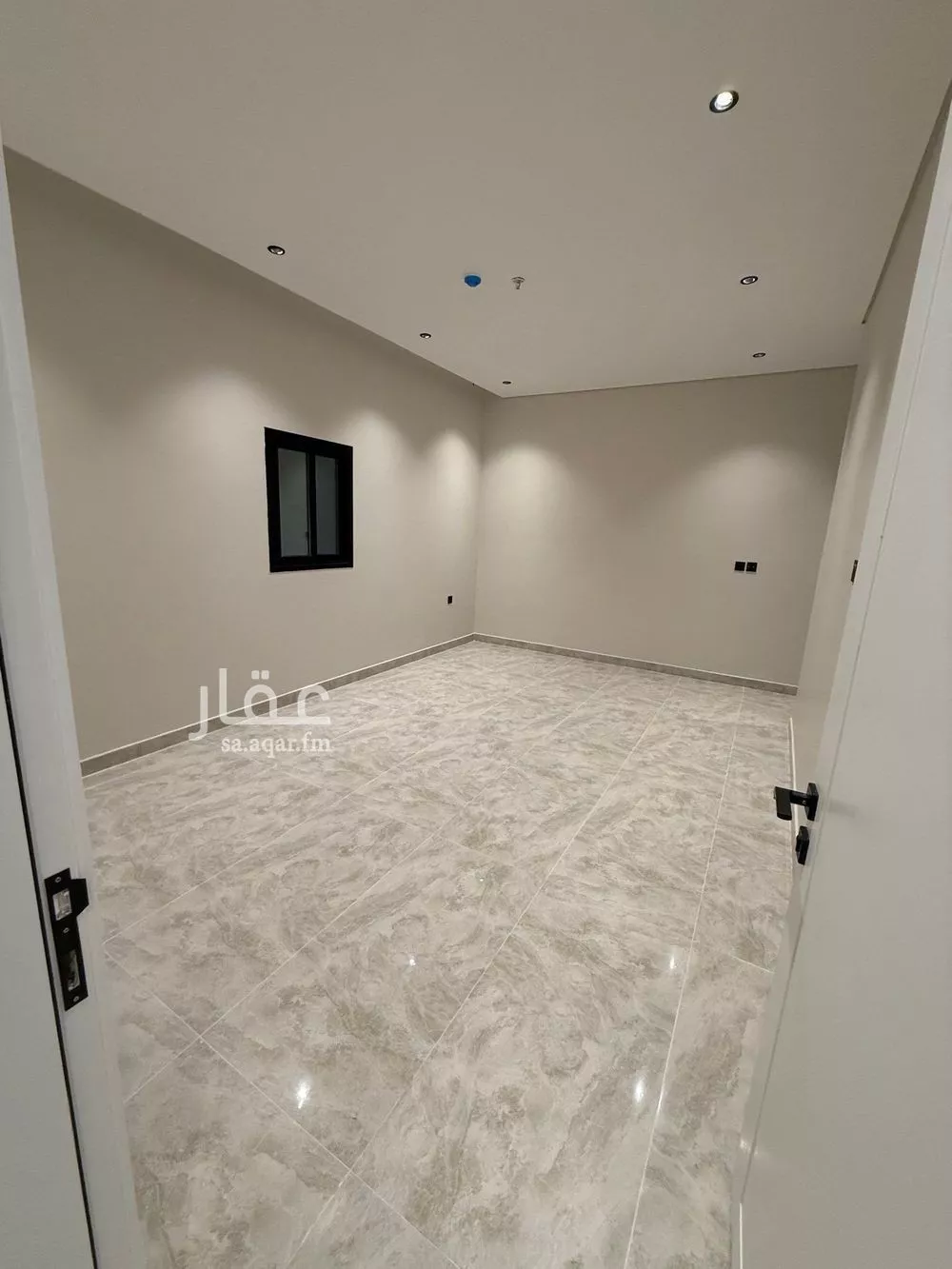 شقة 5 غرف في السيف 6