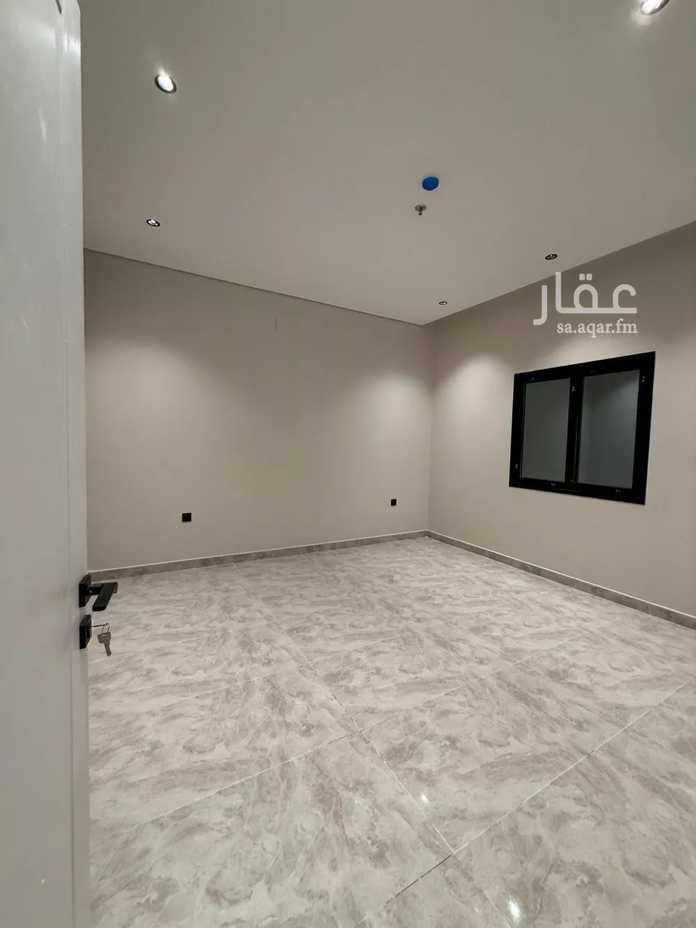 شقة 5 غرف في السيف 8