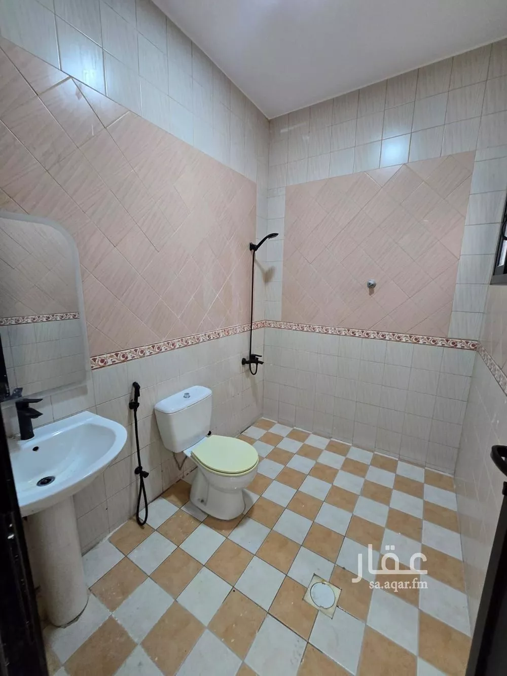 شقة 4 غرف في طيبة 15