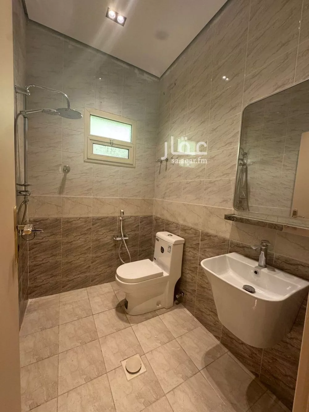 دور 3 غرف في العارض 7