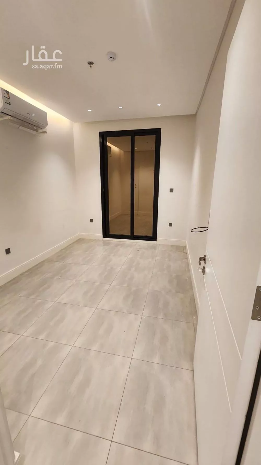 شقة 3 غرف في الملقا 6