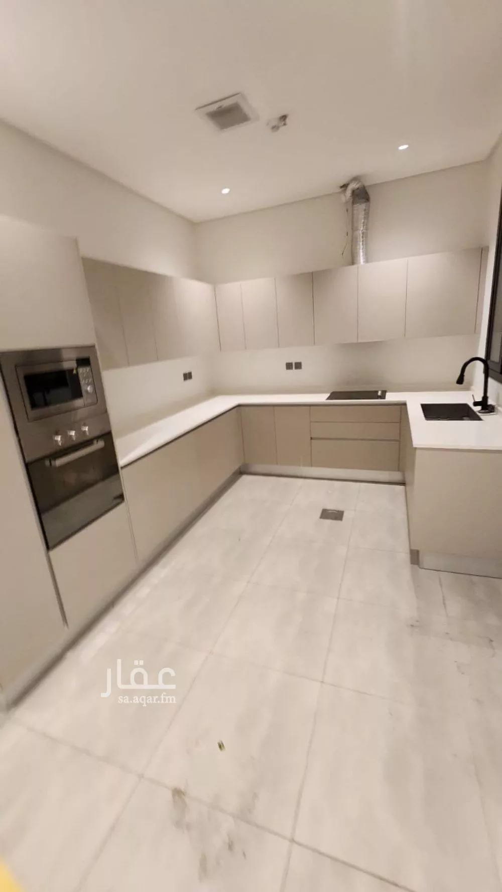 شقة 3 غرف في الملقا 8