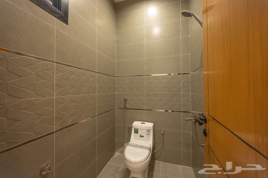 فيلا 6 غرف في الصفوة 21