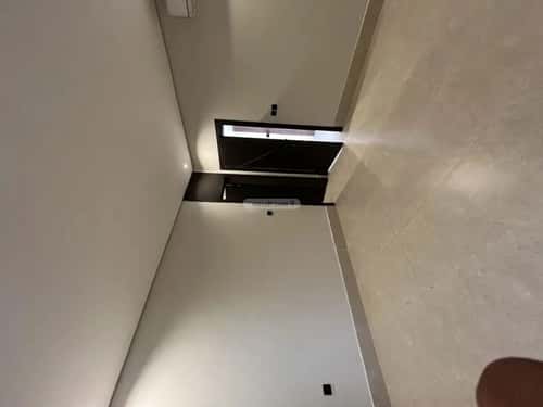 شقة 5 غرف في الحمرا 7
