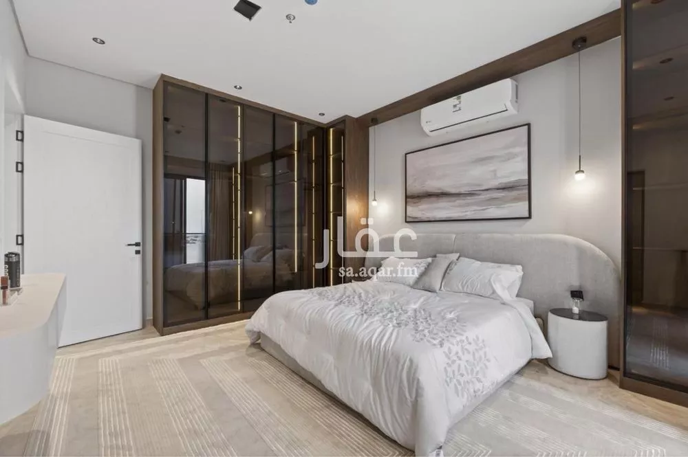 شقة 5 غرف في السيف 4