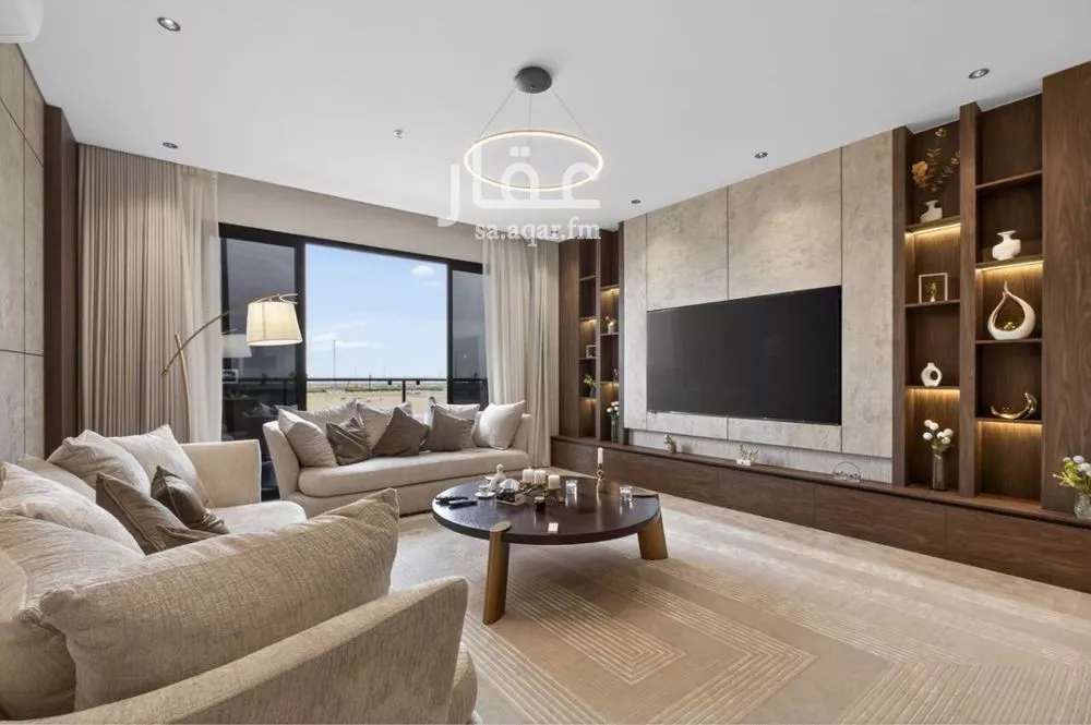 شقة 5 غرف في السيف 10