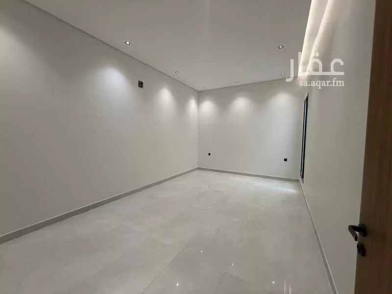 فيلا 5 غرف في الجنادرية 9