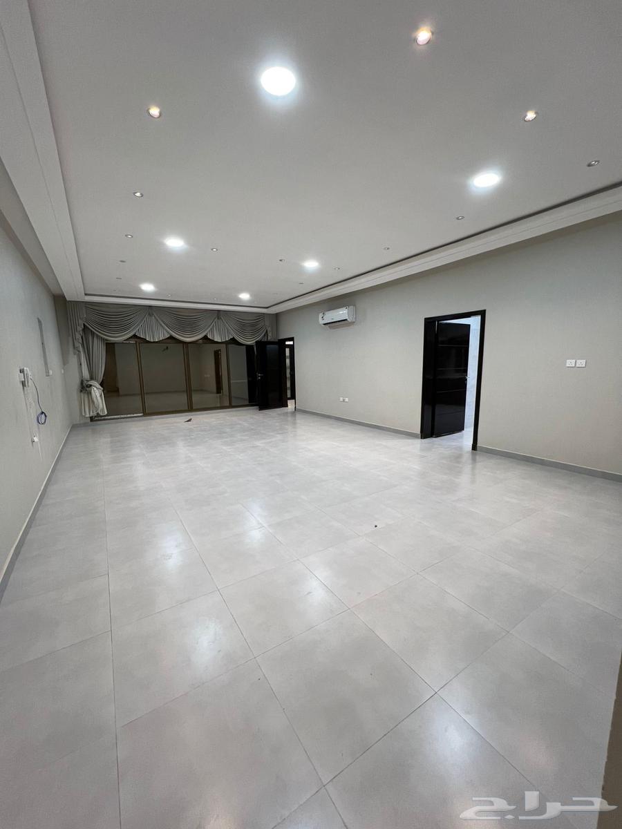 شقة 4 غرف في النايفية 2