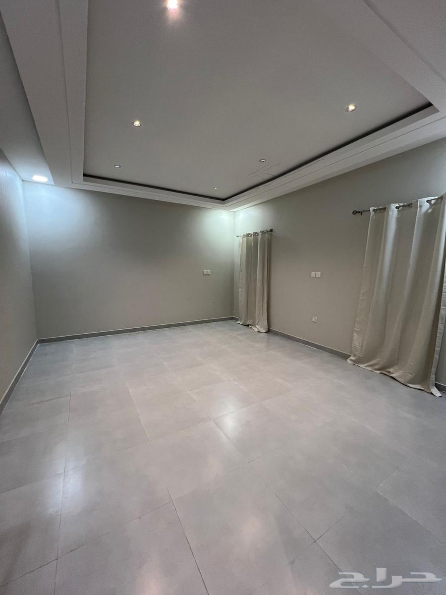 شقة 4 غرف في النايفية 11