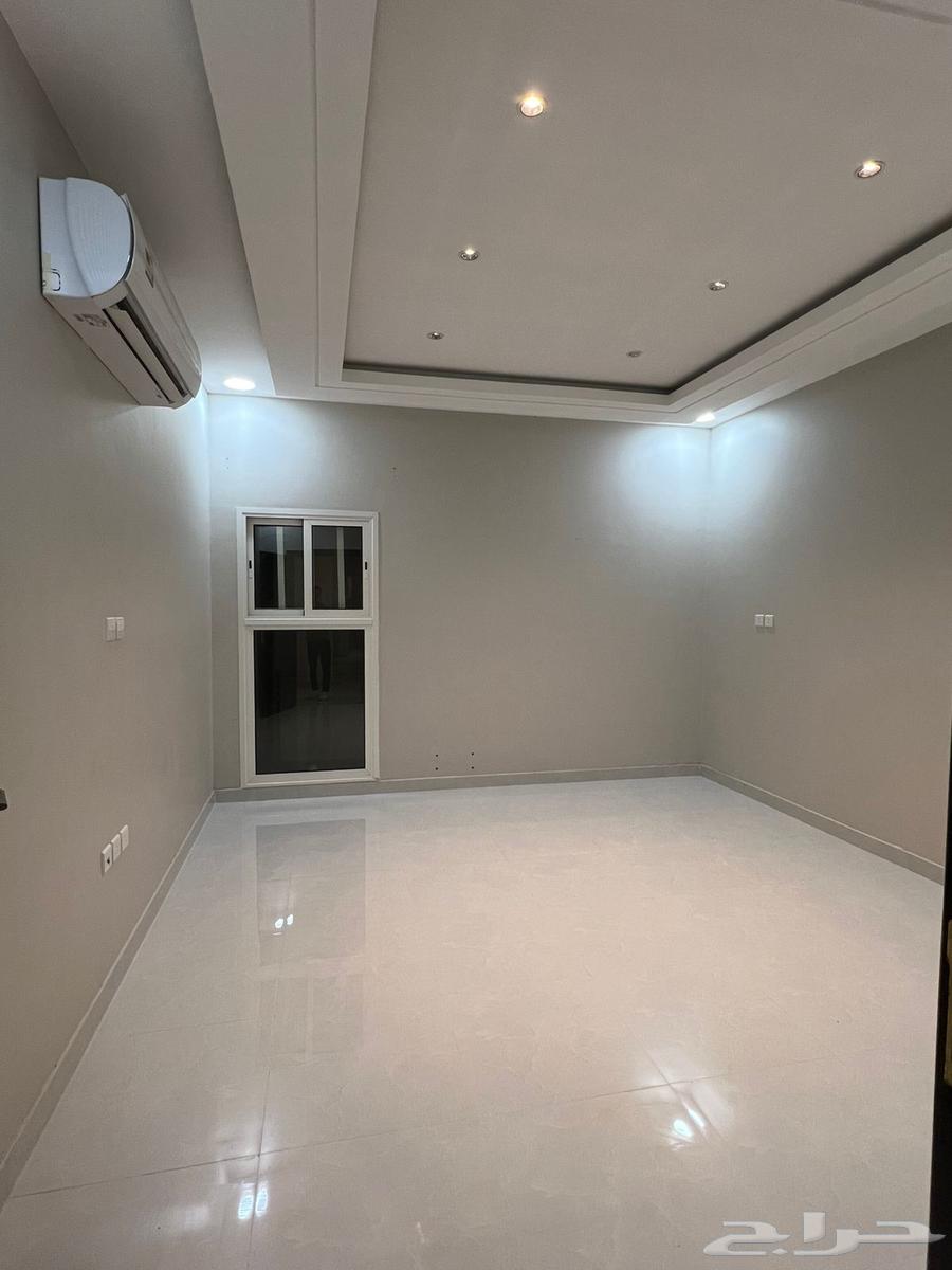 شقة 4 غرف في النايفية 16