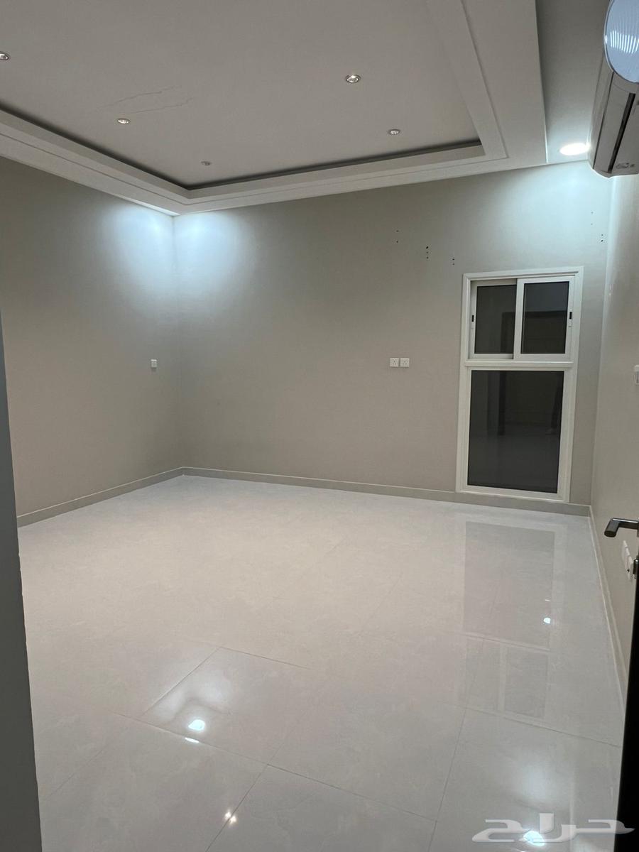 شقة 4 غرف في النايفية 4