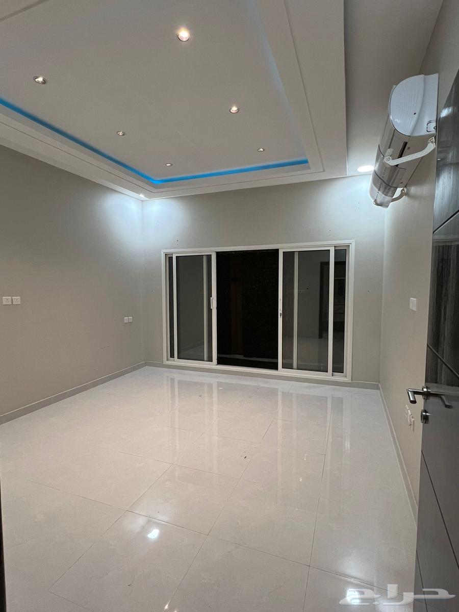 شقة 4 غرف في النايفية 6