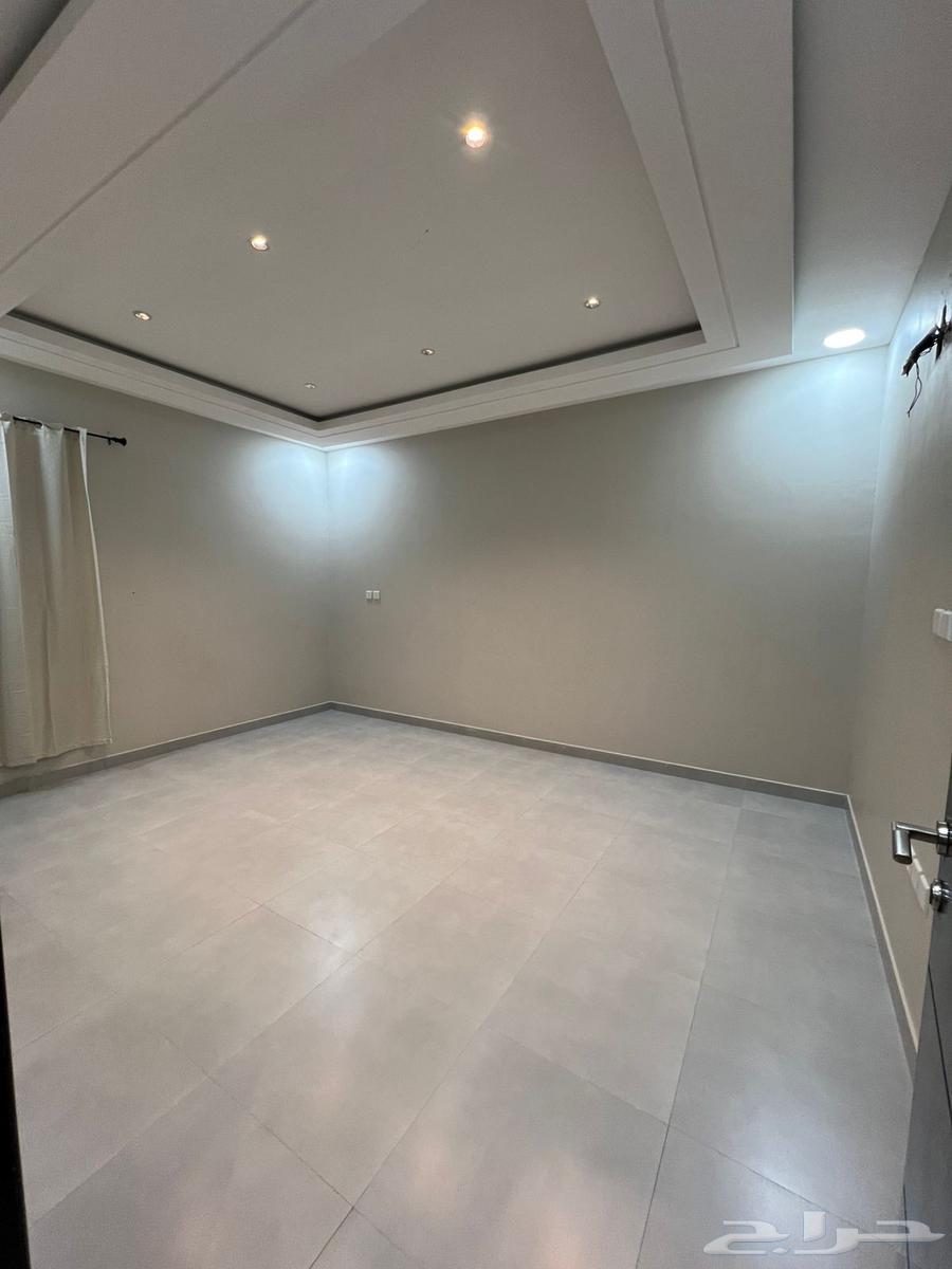 شقة 4 غرف في النايفية 9