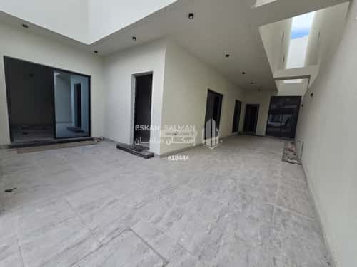 8 bedroom villa in Al Amwaj 8