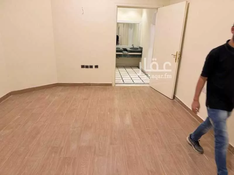 فيلا 5 غرف في العليا 4