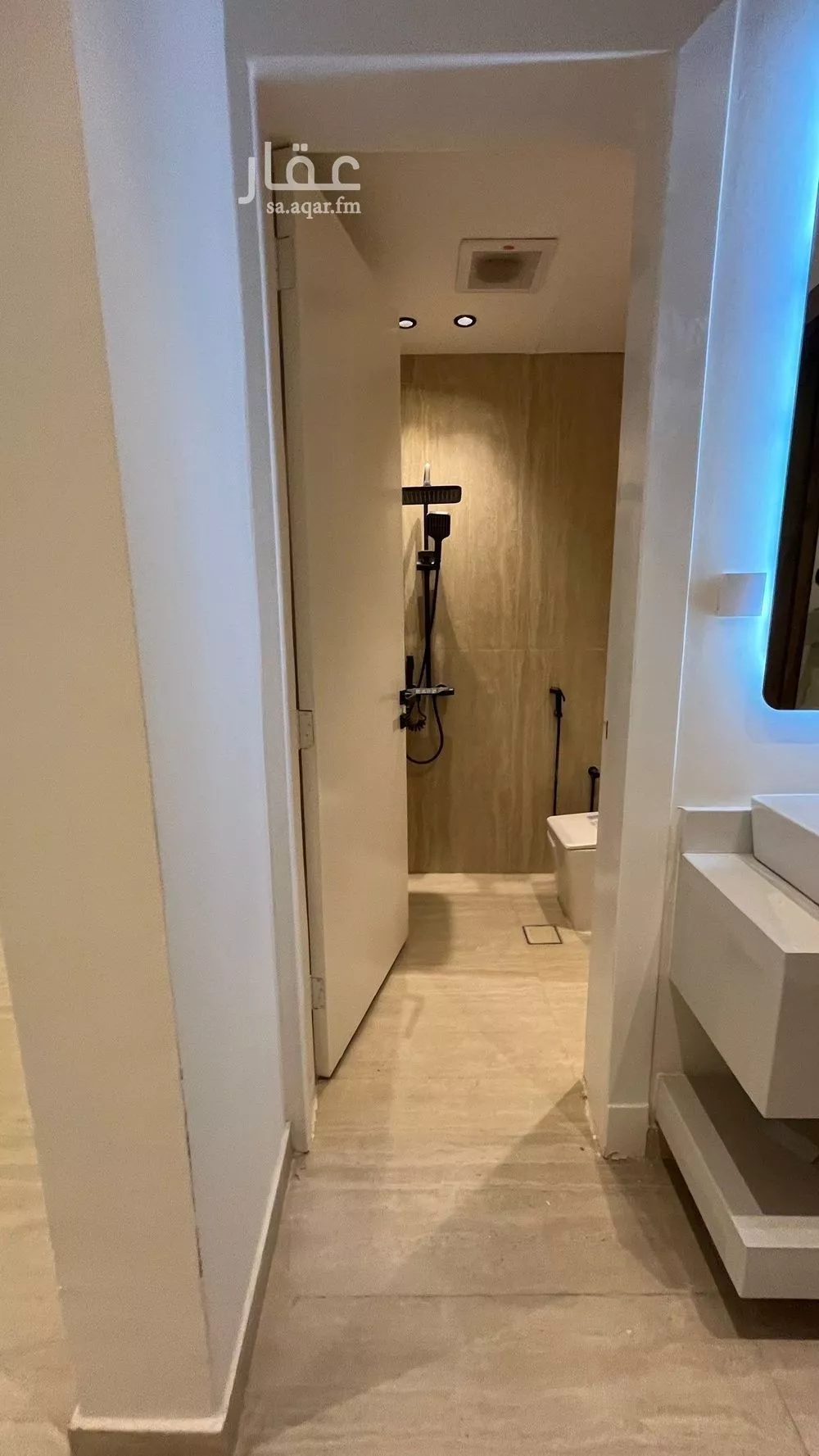 شقة 5 غرف في عكاظ 11