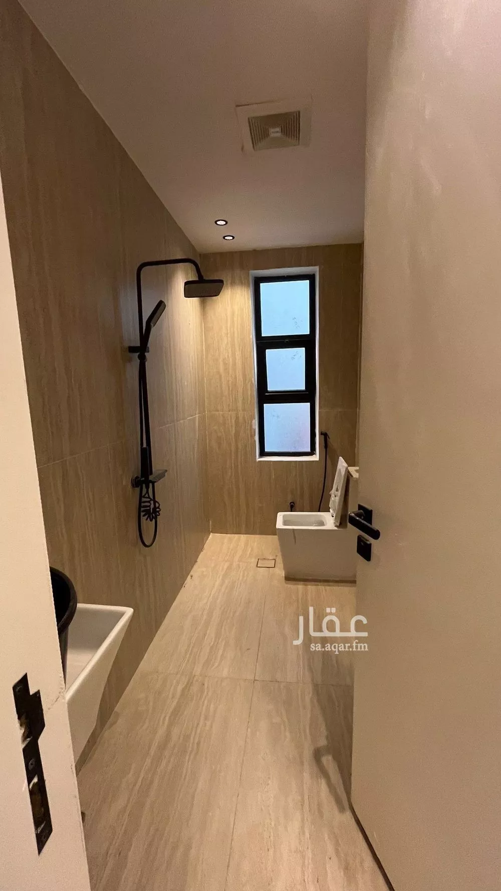 شقة 5 غرف في عكاظ 6