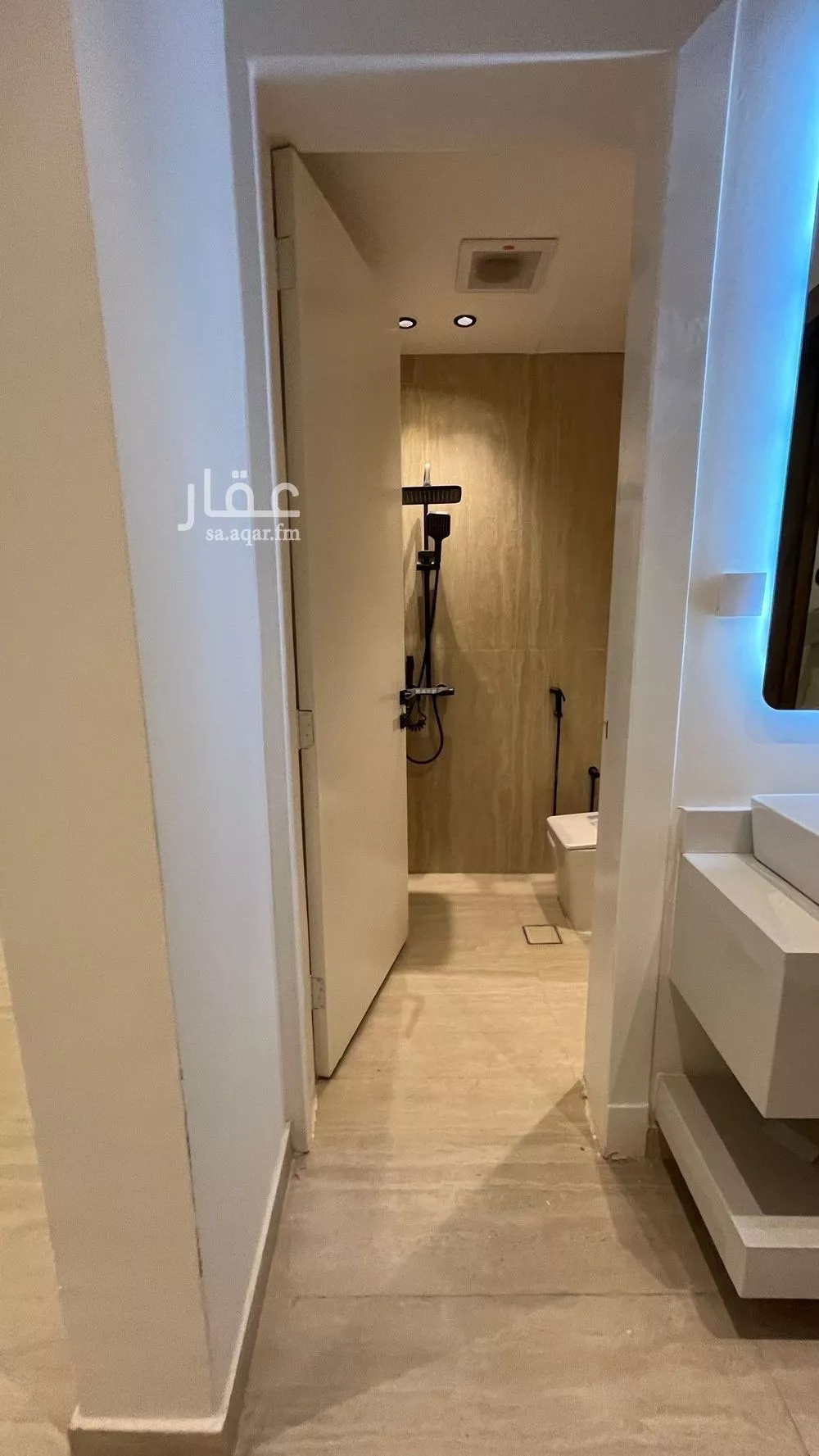 شقة 4 غرف في عكاظ 10