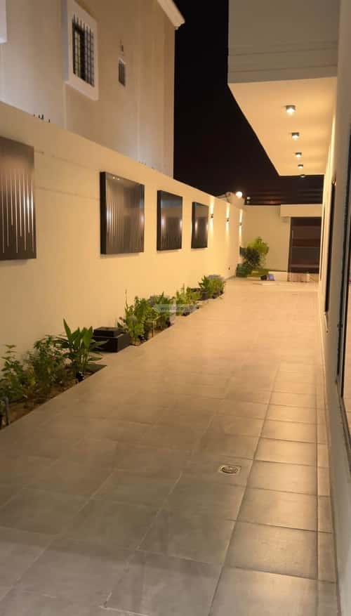 9 bedroom villa in Al Amwaj 8