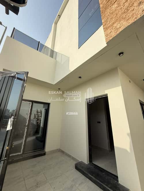 8 bedroom villa in Al Amwaj 4
