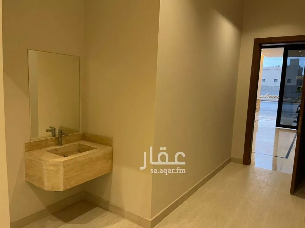 شقة 5 غرف في عكاظ 18