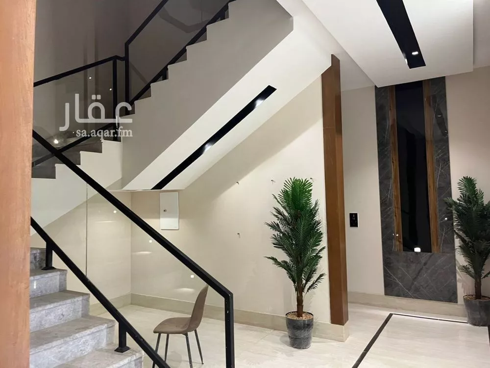 شقة 5 غرف في عكاظ 6