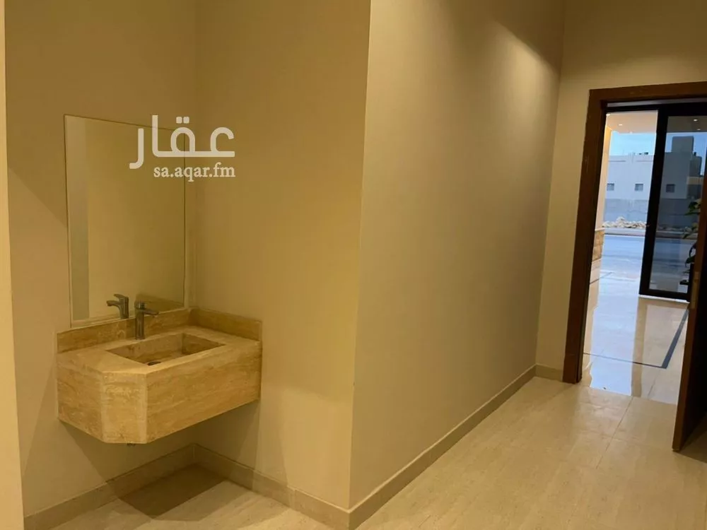 شقة 5 غرف في عكاظ 9