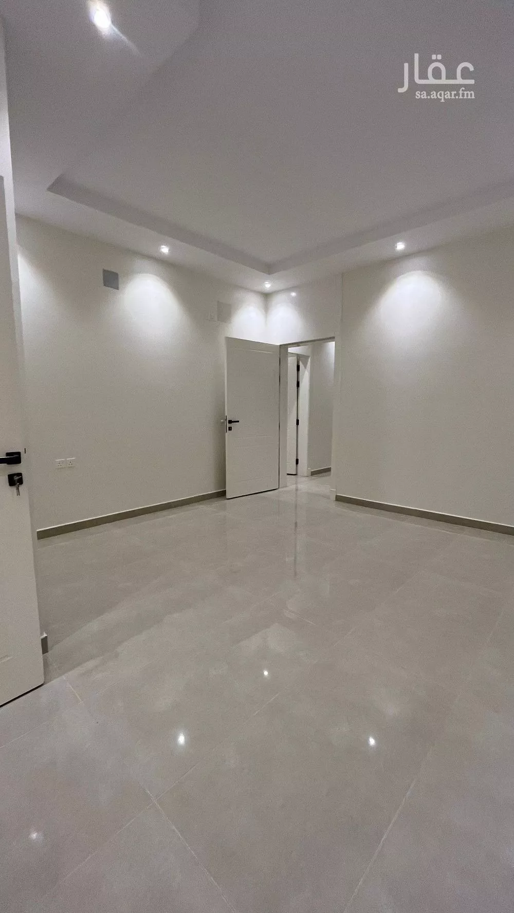 شقة 5 غرف في عكاظ 12