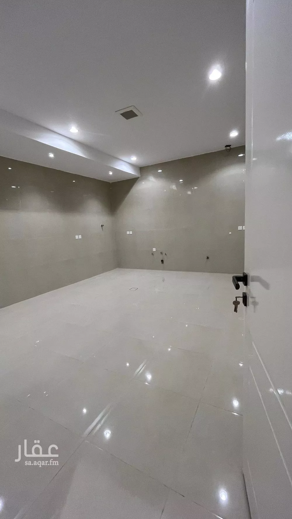 شقة 5 غرف في عكاظ 26