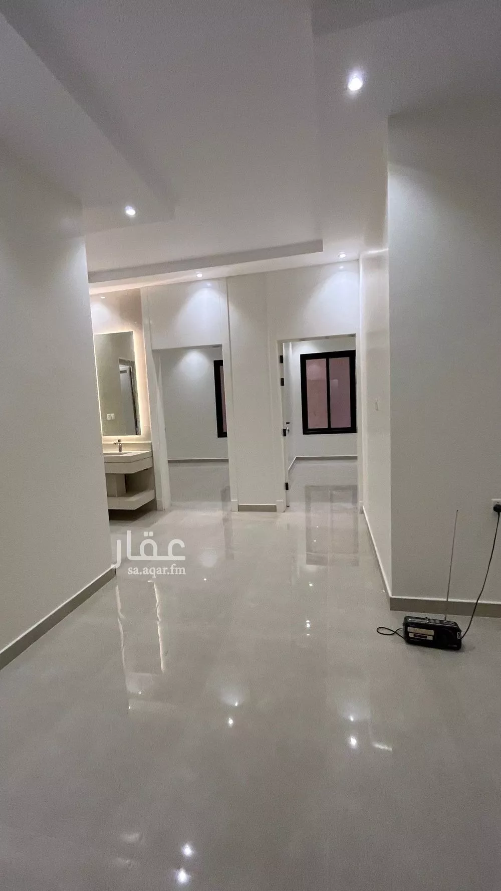 شقة 5 غرف في عكاظ 10