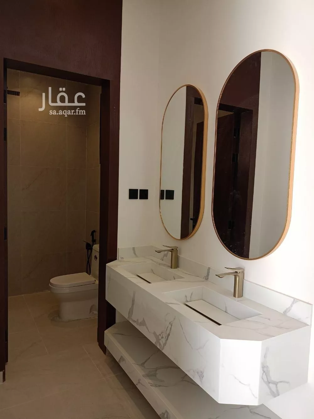 فيلا 4 غرف في الجنادرية 2