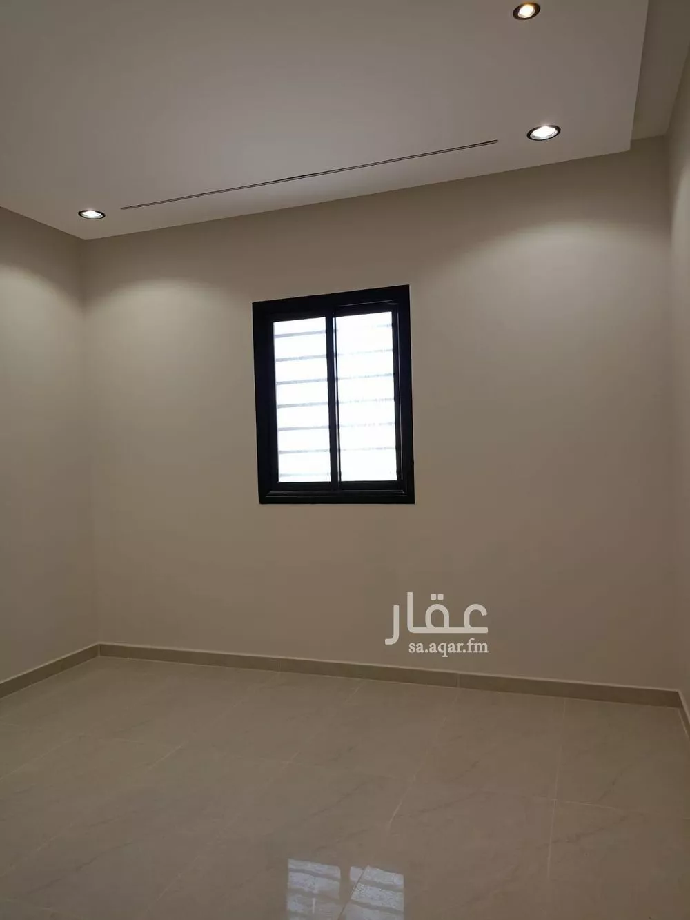 فيلا 4 غرف في الجنادرية 9