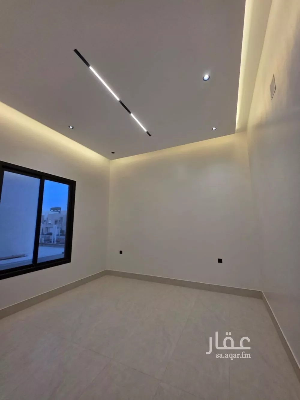 فيلا 5 غرف في النرجس 18