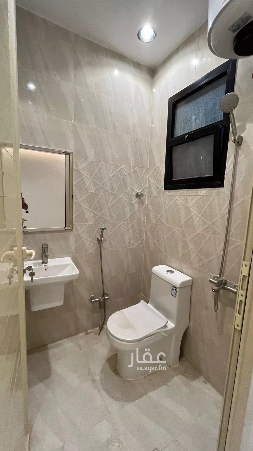 شقة 4 غرف في عكاظ 6