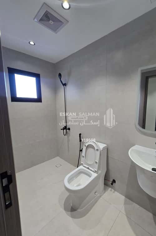 8 bedroom villa in Al Amwaj 2