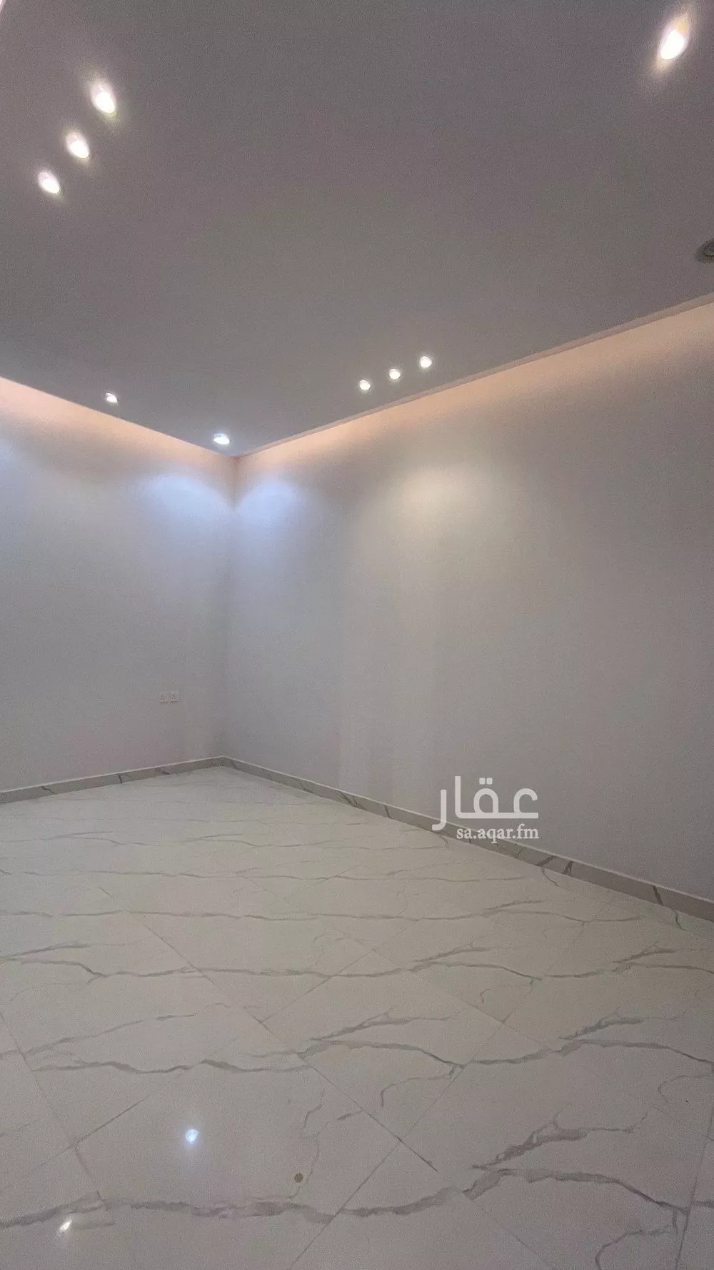 شقة 5 غرف في عكاظ 25