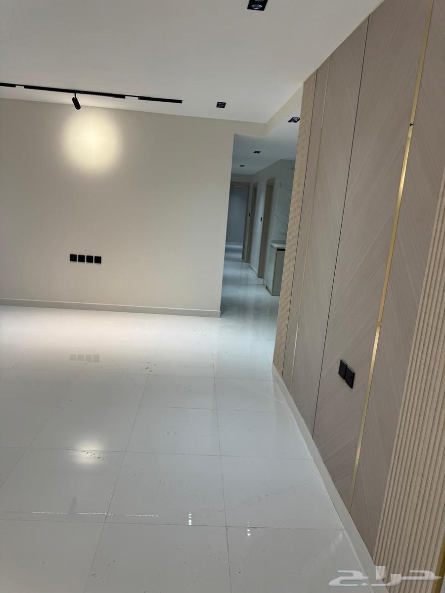 شقة 5 غرف في الحزام الذهبي 7