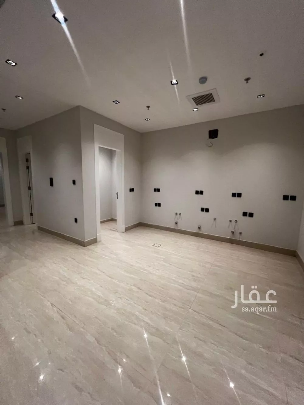 شقة 3 غرف في الملقا 11