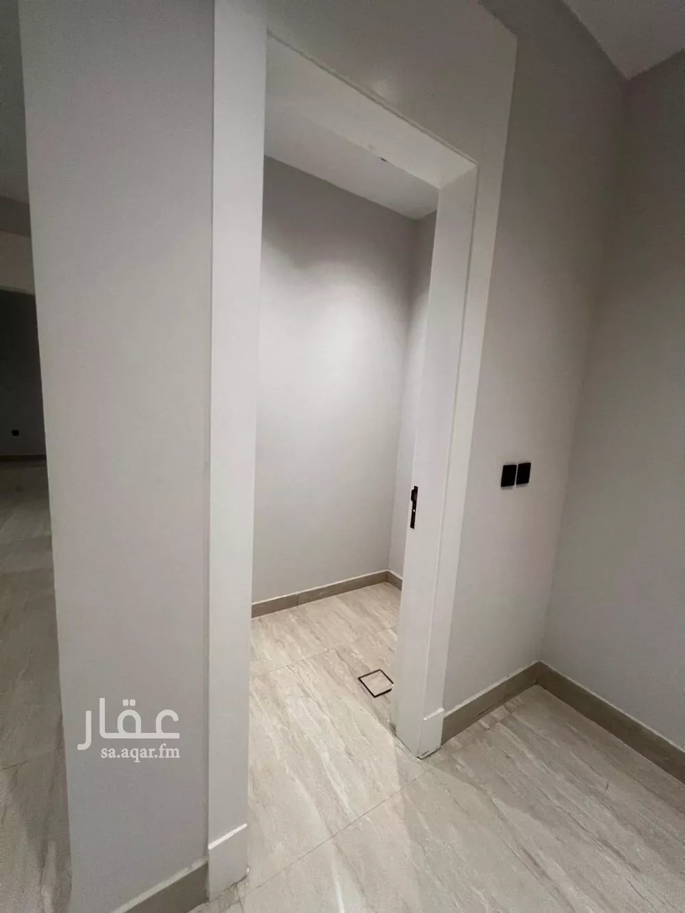 شقة 3 غرف في الملقا 15