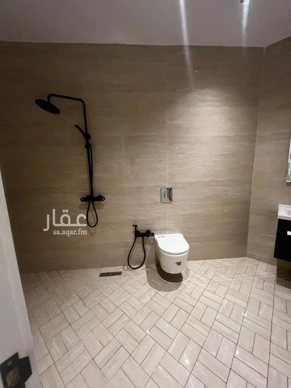 شقة 3 غرف في الملقا 3