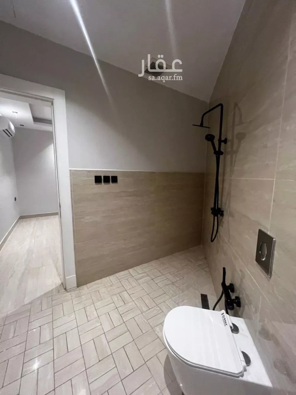 شقة 3 غرف في الملقا 5