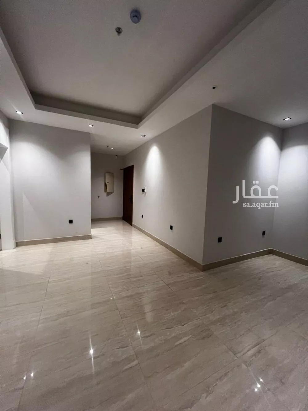 شقة 3 غرف في الملقا 8