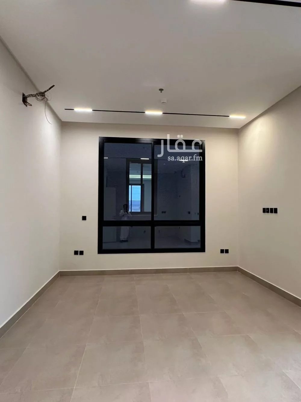 شقة 3 غرف في الرمال 10