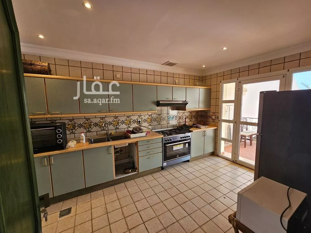 فيلا 7 غرف في الزمرد 8