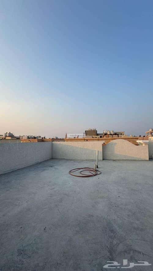 6 bedroom floor in Al Jisr 2