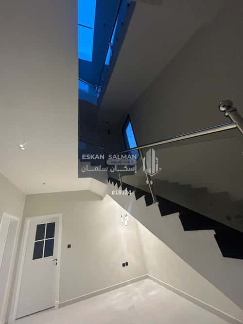 فيلا 8 غرف في العقيق 5