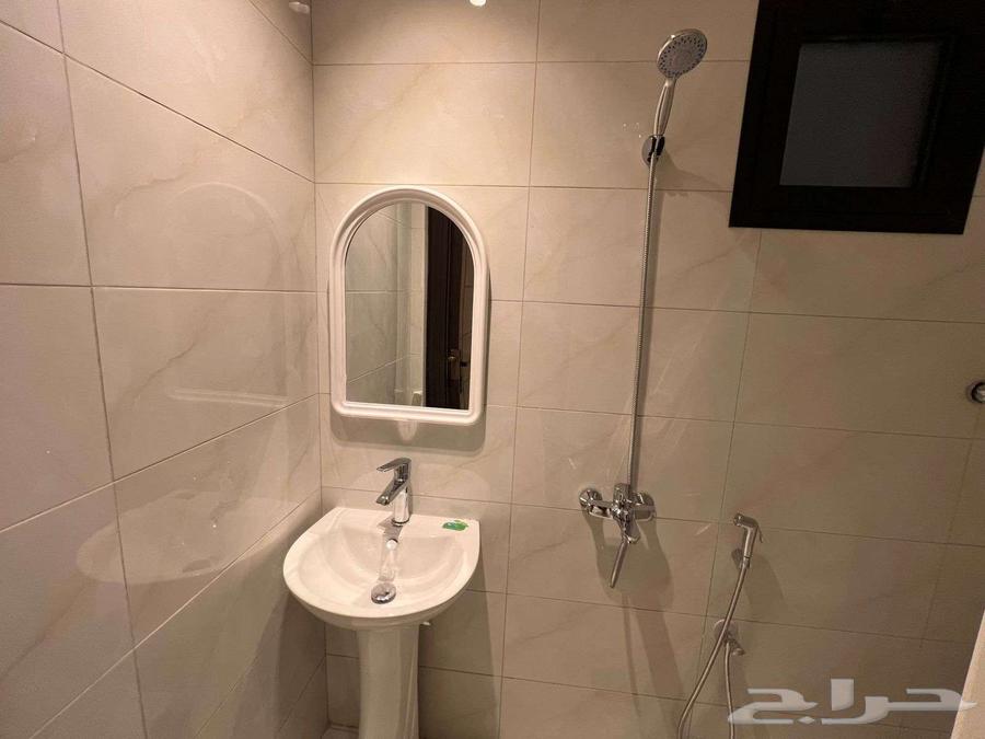 شقة 4 غرف في ولي العهد 8