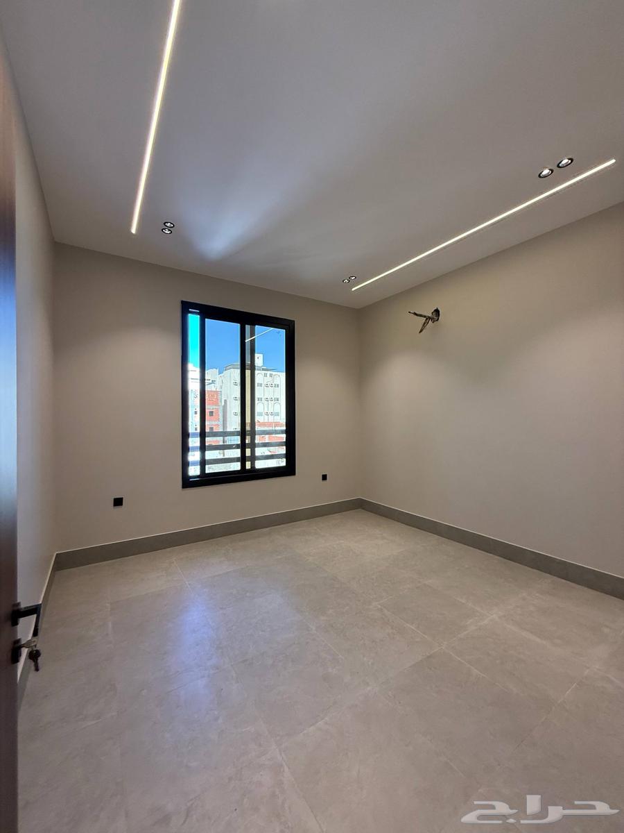 شقة 4 غرف في ولي العهد 14