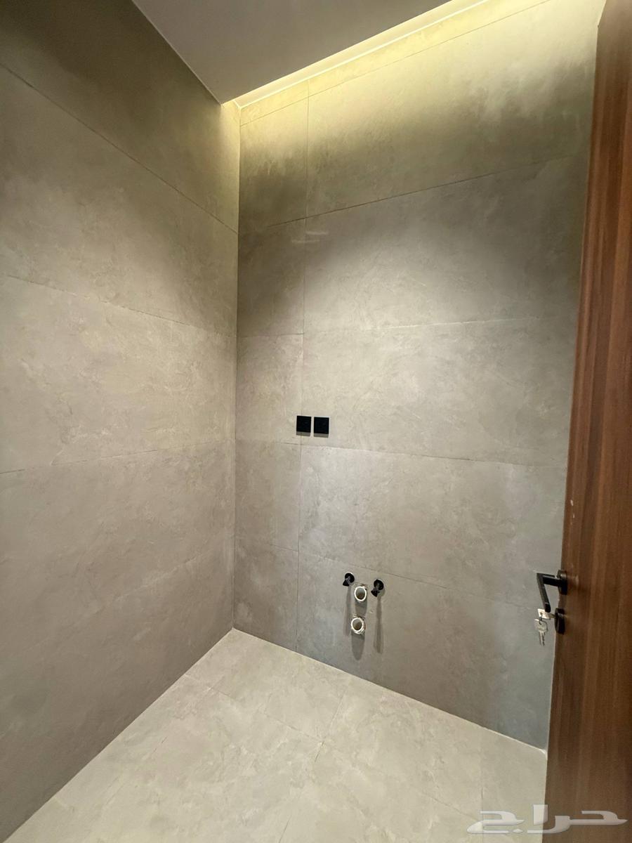 شقة 4 غرف في ولي العهد 7