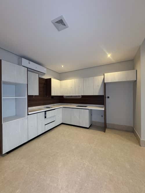 5 bedroom apartment in At Tahliyah, Eastern Province 5